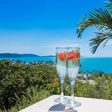 Rendez-Vous Chez L'Eah Apartment Airlie Beach Exterior photo